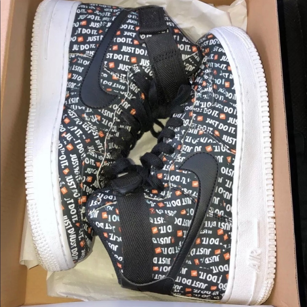 Nike Women’s Air Force 1 HI LX LTHR ‘JUST DO IT
